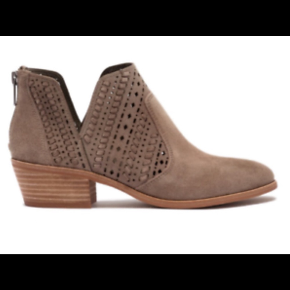 Vince Camuto Prasata bootie - 9.5